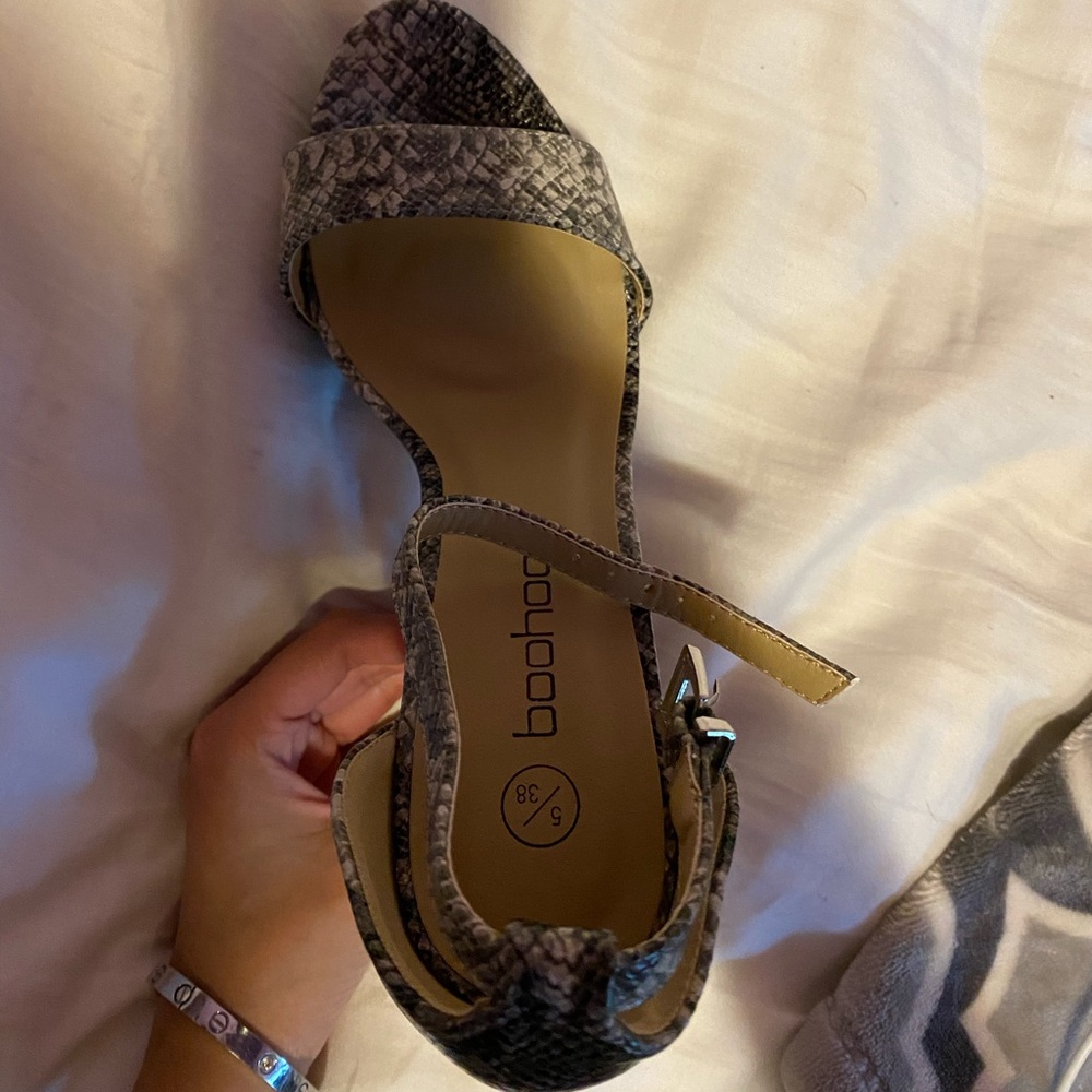 Platform heels - Picture 3 of 3